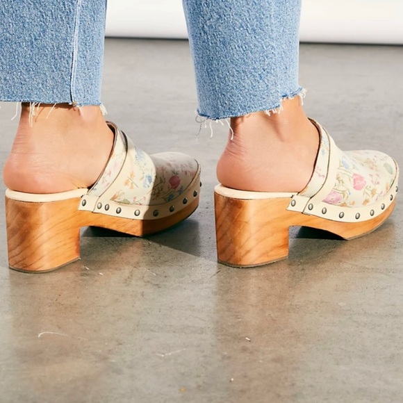 Free People Boho Calabasas Floral Leather Clogs With Rivet Trimming Size 41 New - Picture 11 of 15